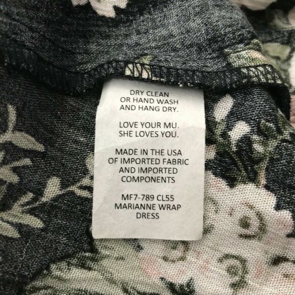 NWT Show me your mumu dress Marianne Wrap Dress in Courtney Loves Roses Cloud S - Picture 6 of 9